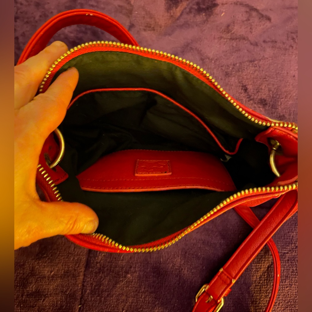 Source Unknown Red Leather Shoulder Bag with Tassel Detail - Picture 7 of 7